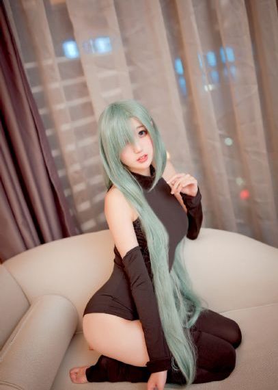 跪下+晨尿+伺候_720手机在线观看
